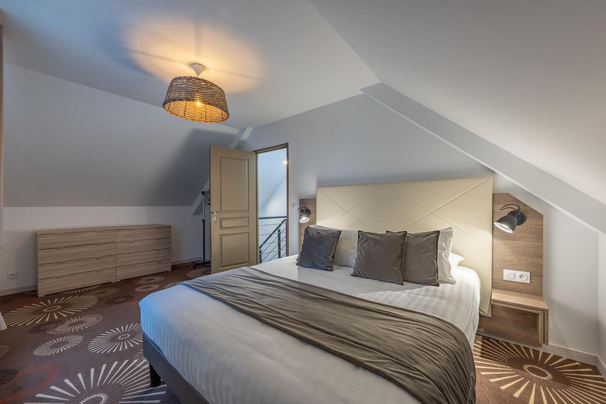 Апартаменти Logis Du Grand Pin Saint-Martin-des-Entrees Екстер'єр фото